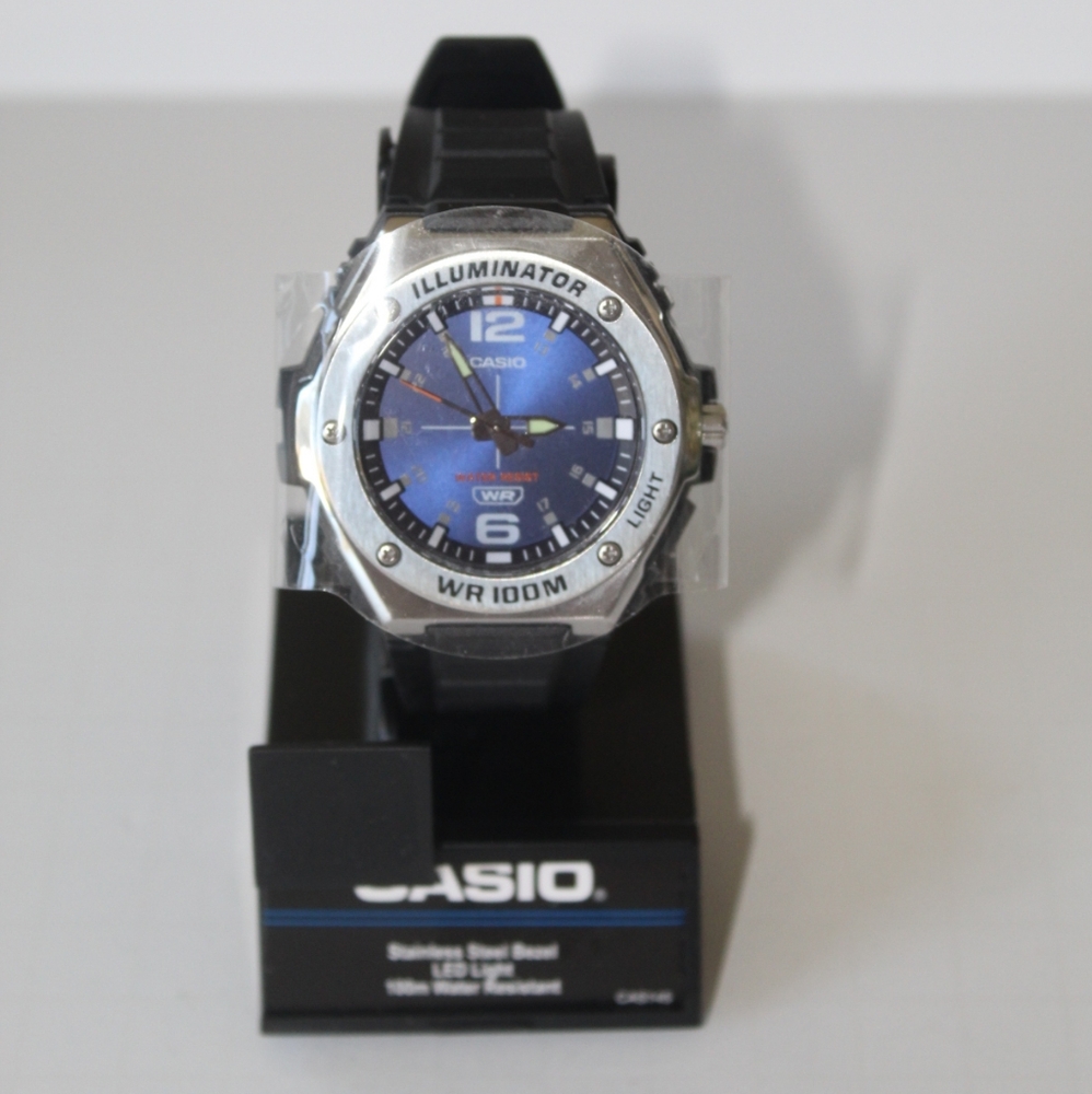 ✨🆕✨Casio Illuminator Men's Watch